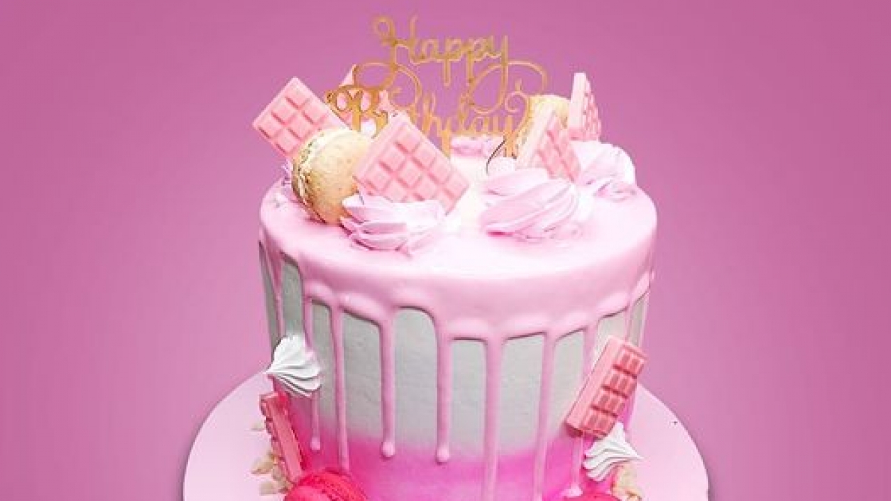 Buy Online Anniversary Cake Delivery in Gurgaon