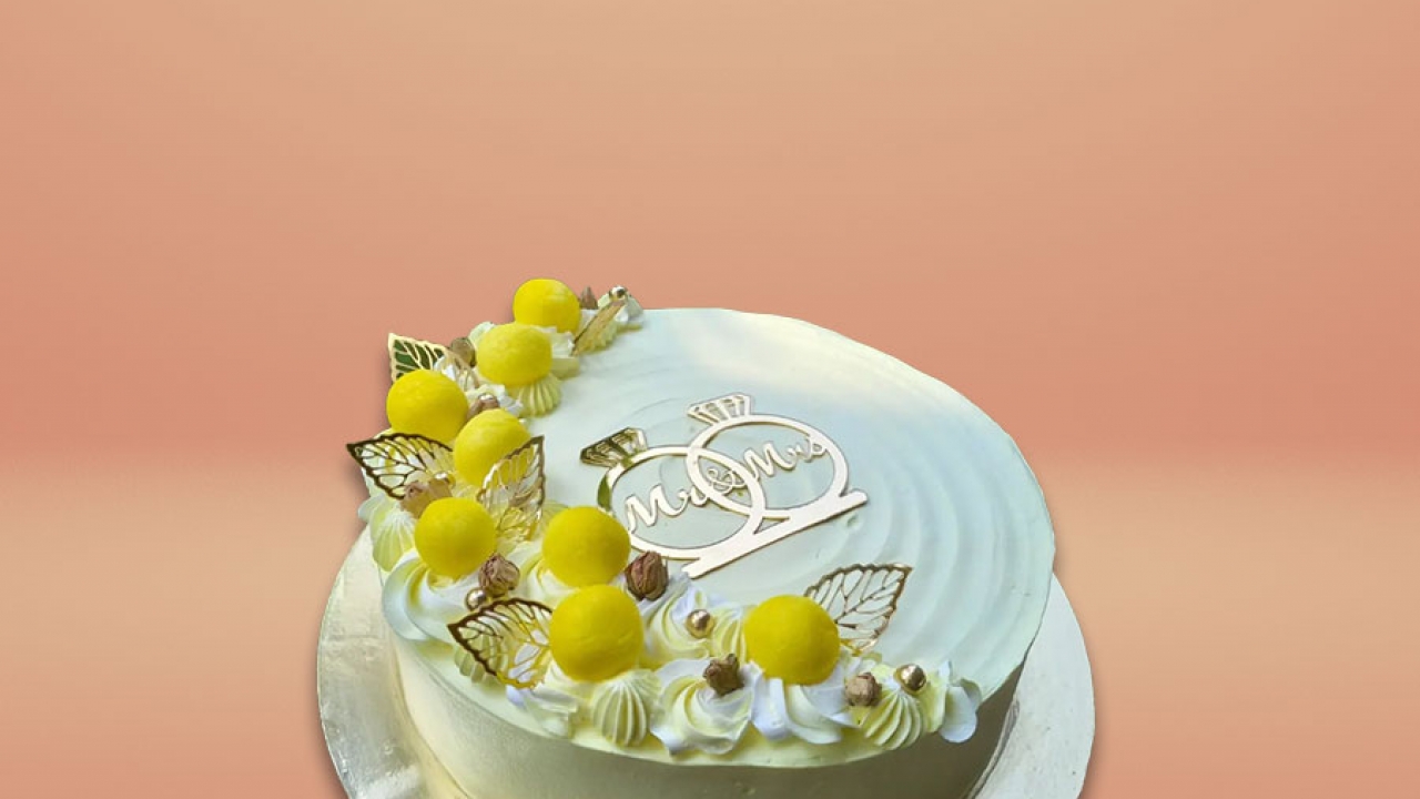 Eggless Designer Birthday Cakes in Noida