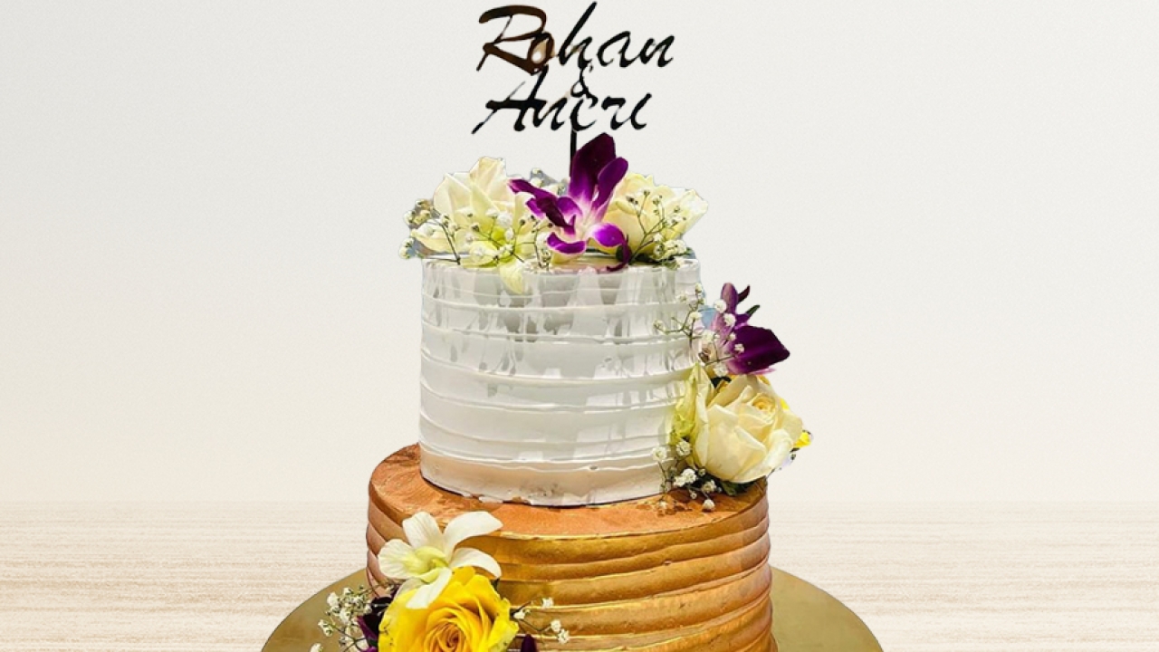 Order Designer Wedding Cakes in Gurgaon